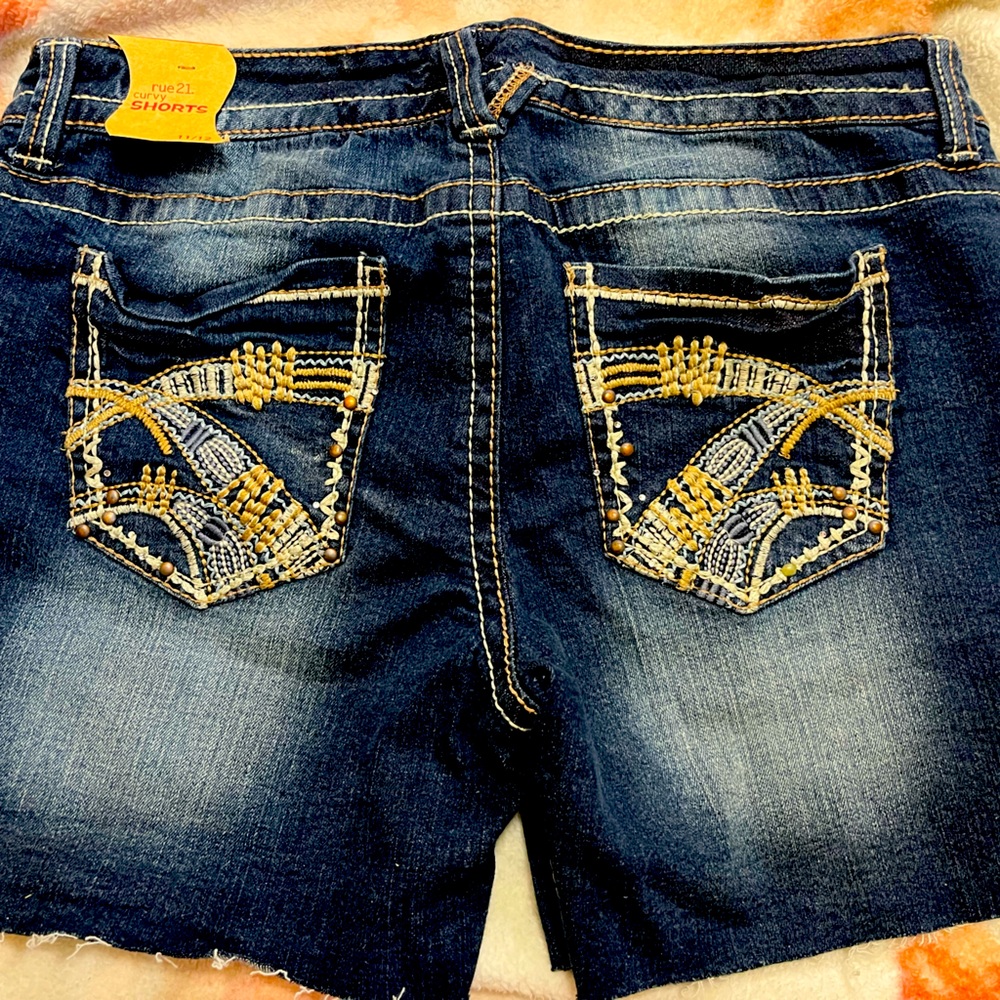 Rue 21 (long) blue Jean shorts size
11/12 NWT